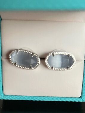 Kendra Scott Ellie Silver Stud Earrings- Slate Cat’s Eye